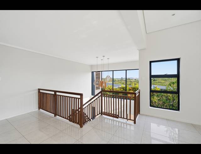 4 BEDROOM HOUSE FOR SALE IN PALM LAKES ESTATE